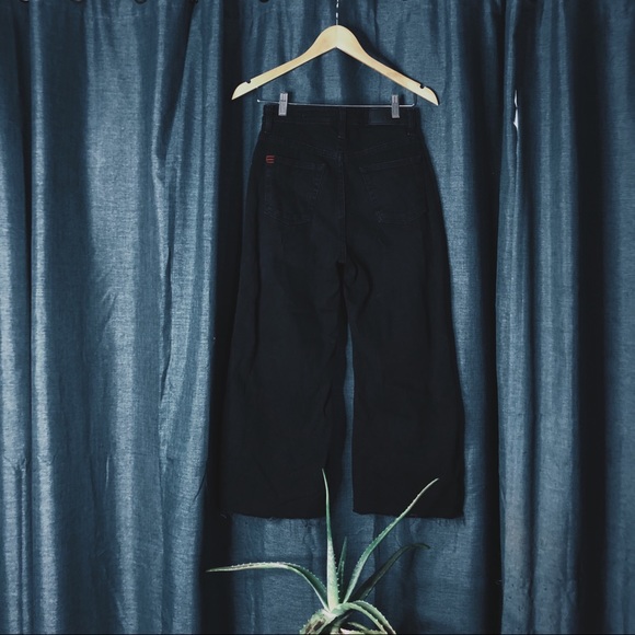 SOLD ✅ BDG Barrel Jean - Picture 3 of 3